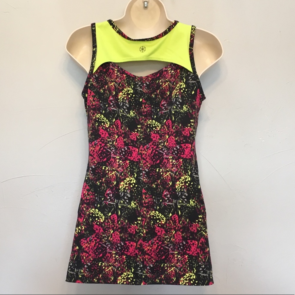 Gaiam Exercise Rose Keyhole Tank Top - Picture 3 of 8